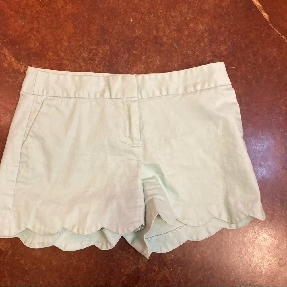 Ladies Mint Scalloped Shorts